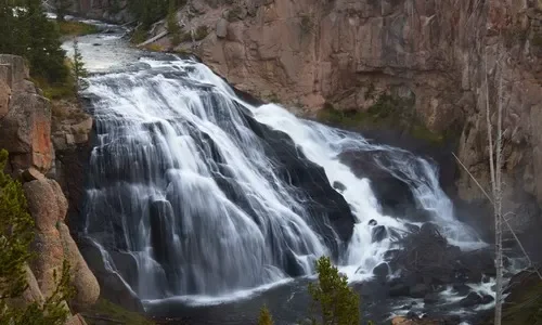 Strolling around Gibbon Falls